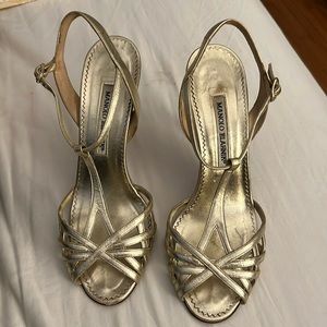 Gold Manolo Blahnik size 38.5